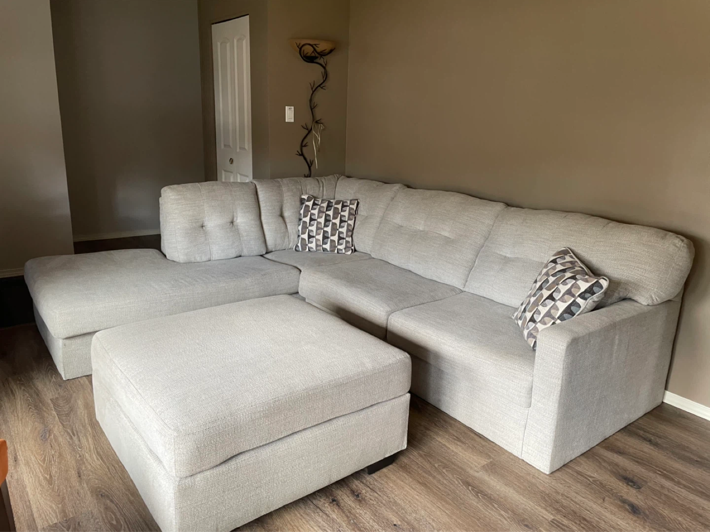L shaped sectional c/w ottoman - photo 2