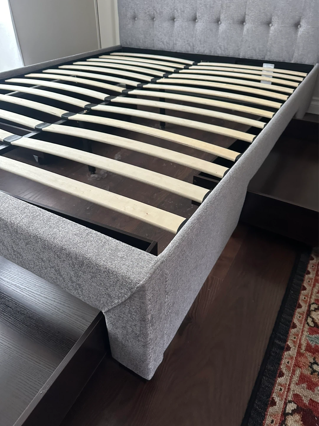 Fabric Queen size bed frame +4 drawers +Free delivery - photo 3
