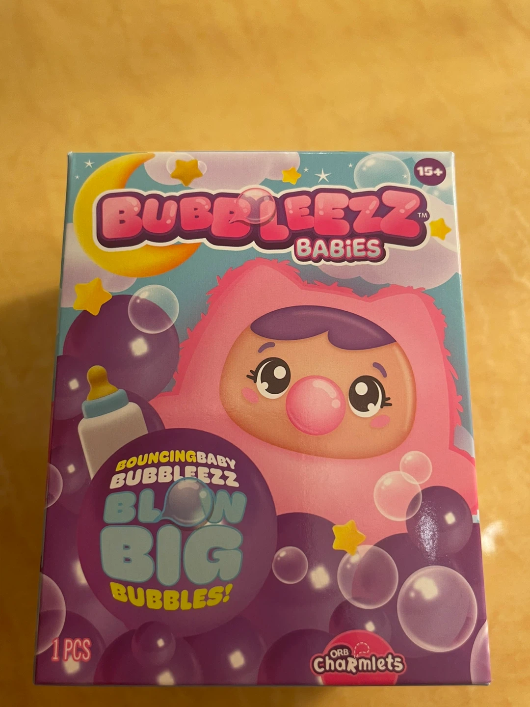 This Bouncing Baby Bubbleezz plush toy makes big bubbles - photo 2
