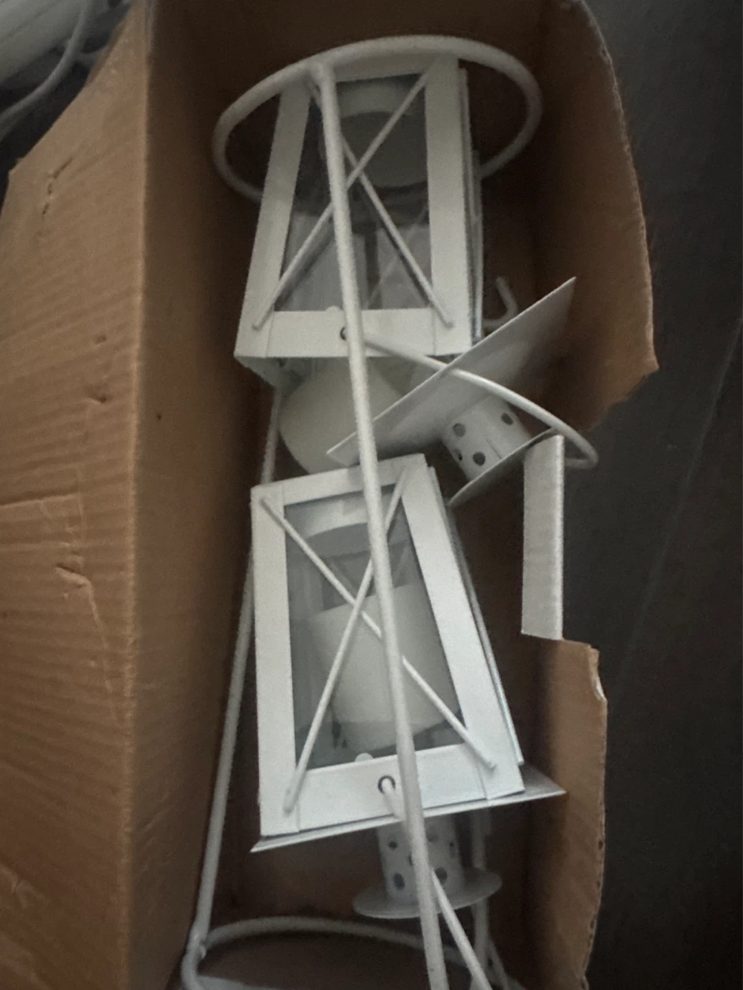 White metal mini lanterns with stand - Set of 2