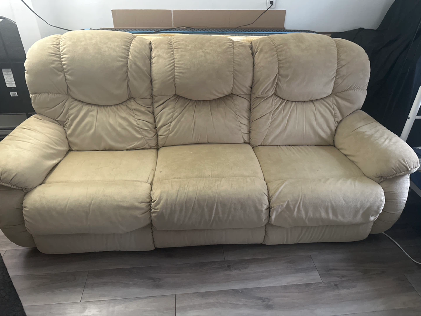 Manual Recliner Sofa – Comfortable 3-Seater