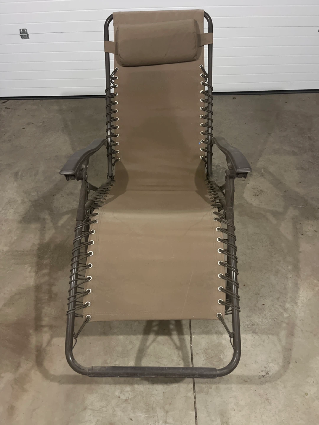 Brown Zero Gravity Lounge Chair