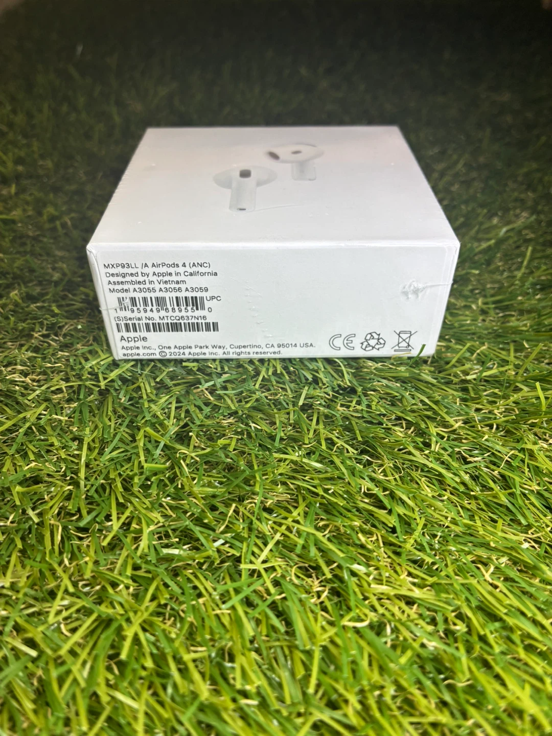 Apple AirPods 4 with active noise cancellation. - photo 3