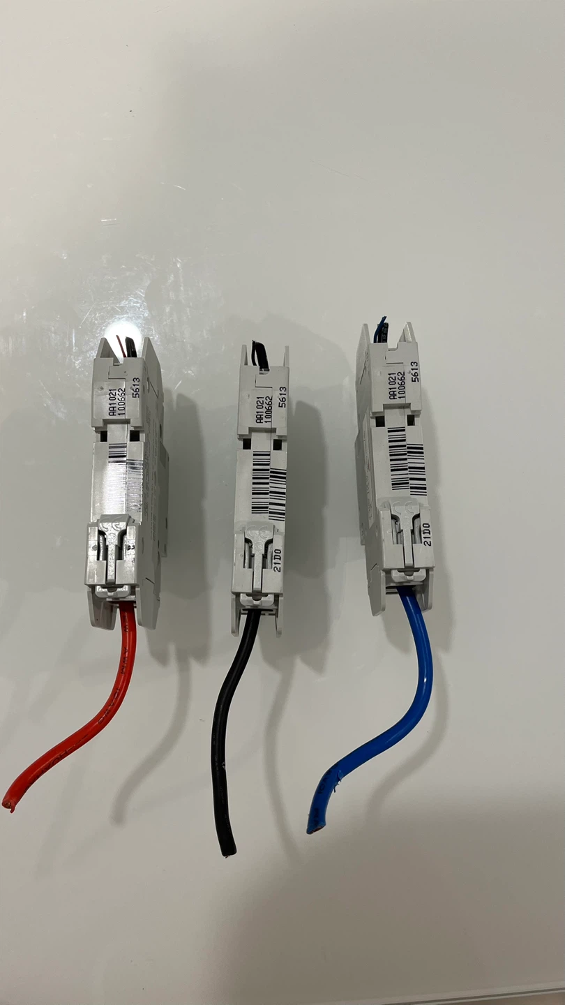 Schneider Electric C60 Circuit Breakers - Lot of 3 - photo 3