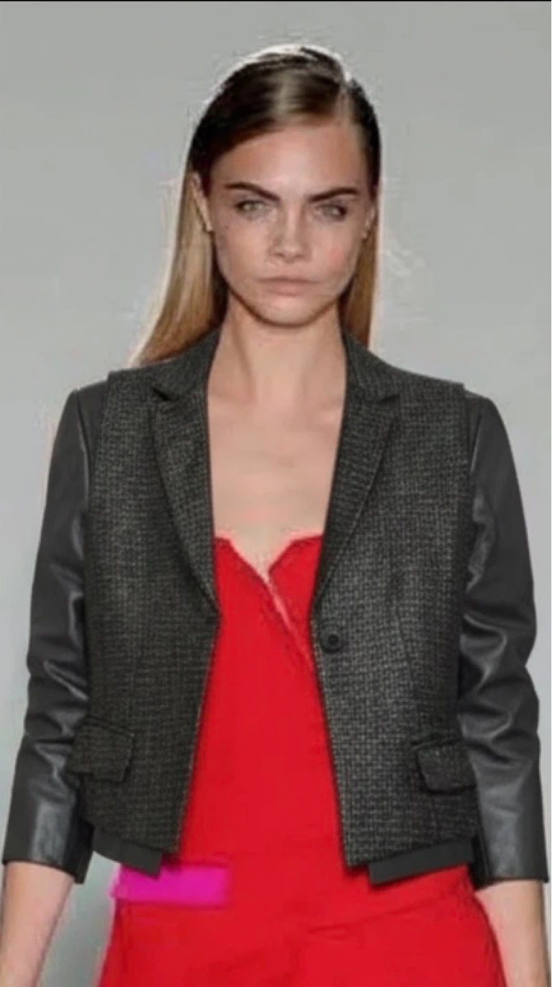 Black blazer with faux sleeves by Tahary - photo 3
