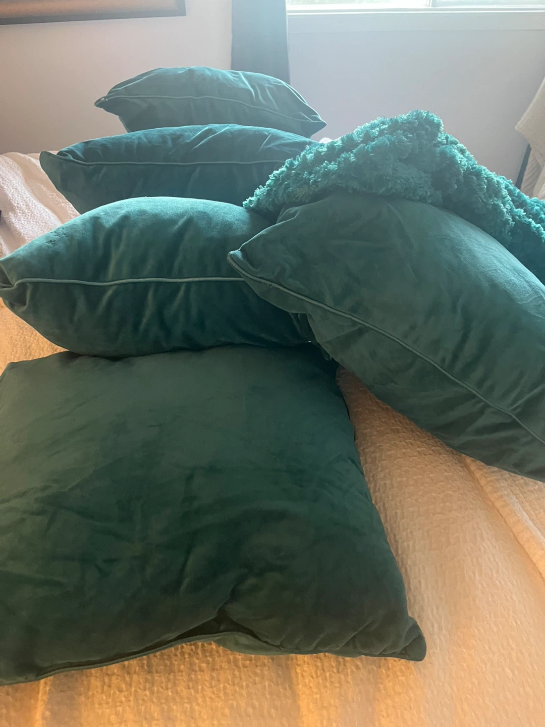 Teal Velvet Throw Pillows and Fuzzy Throw Blanket Set - photo 3
