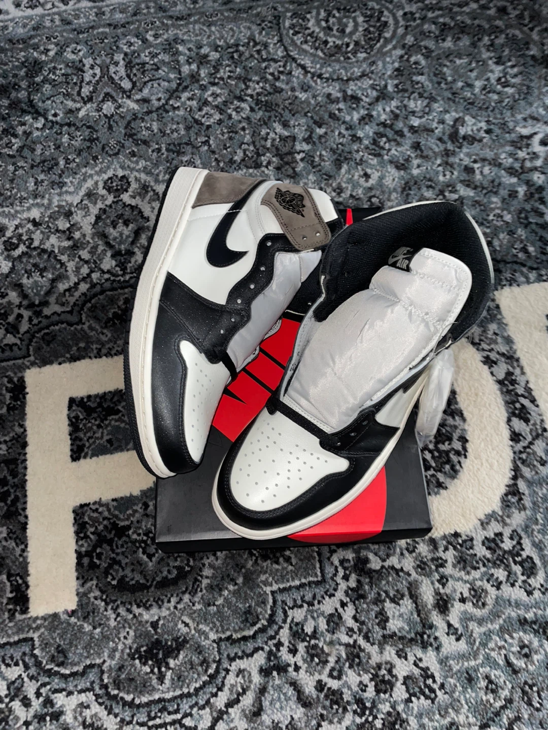 Nike Air Jordan 1 High OG "Dark Mocha" Sneakers