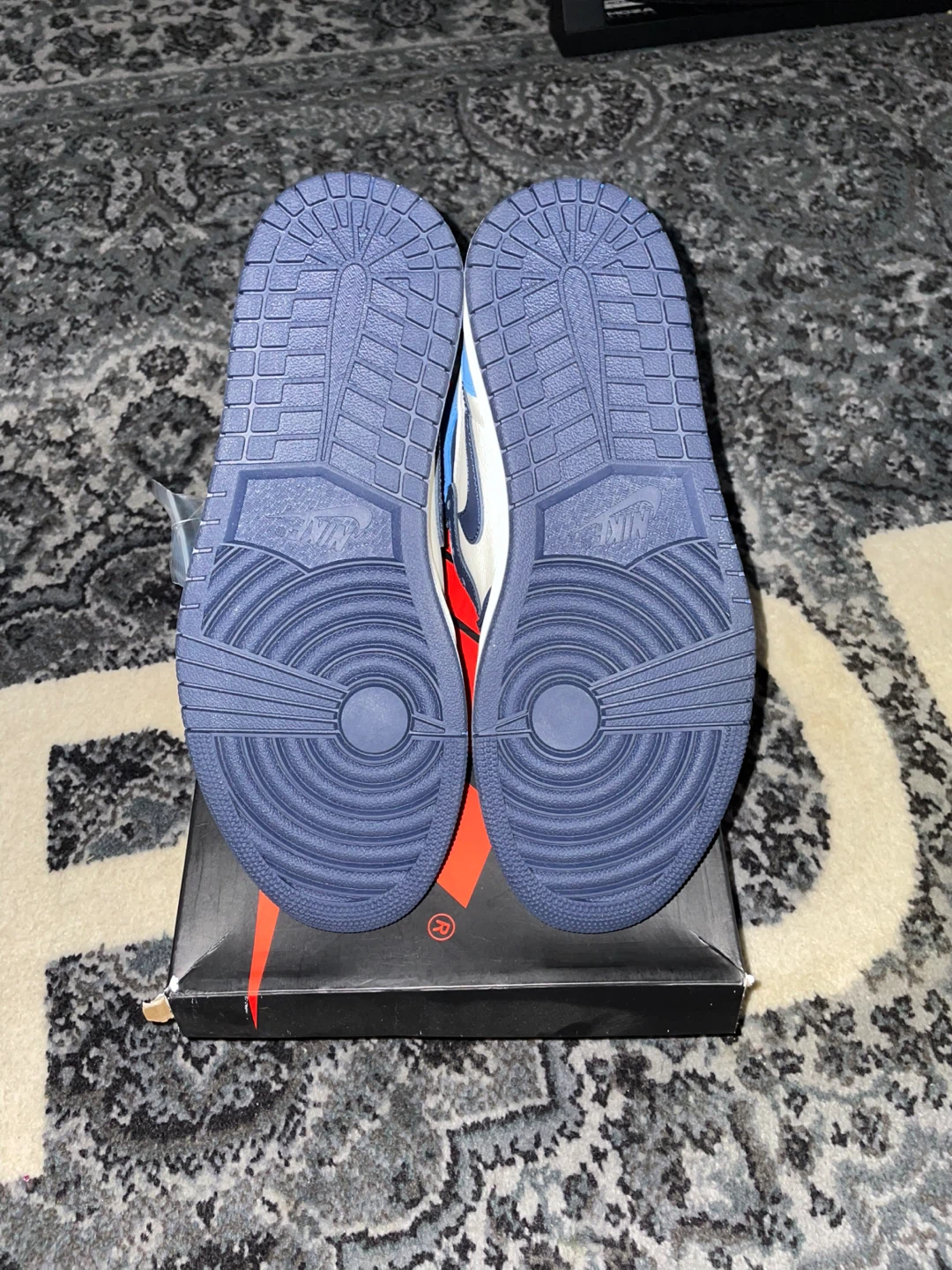 Air Jordan 1 High OG "University Blue" Sneakers - photo 5