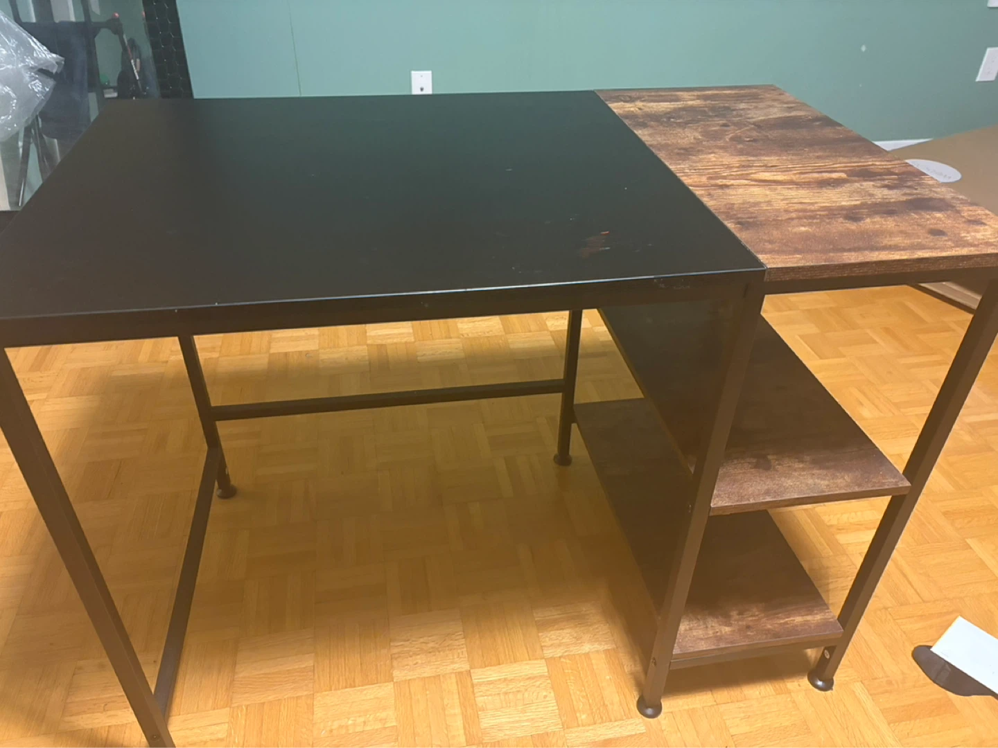 Computer table