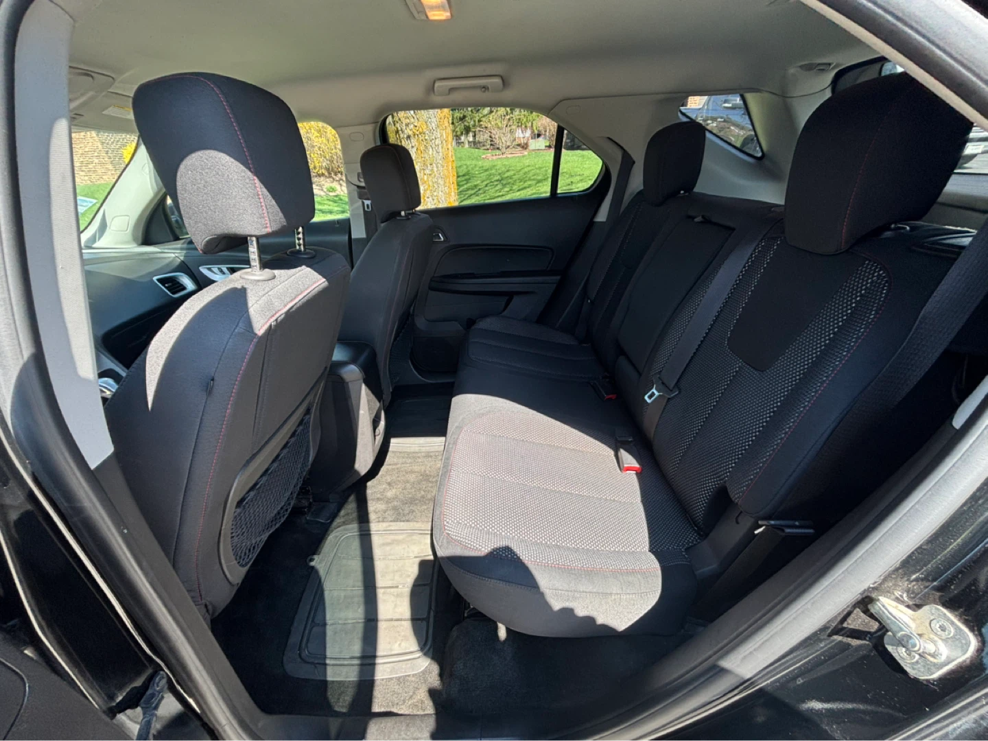 Black Chevrolet Equinox SUV - photo 5