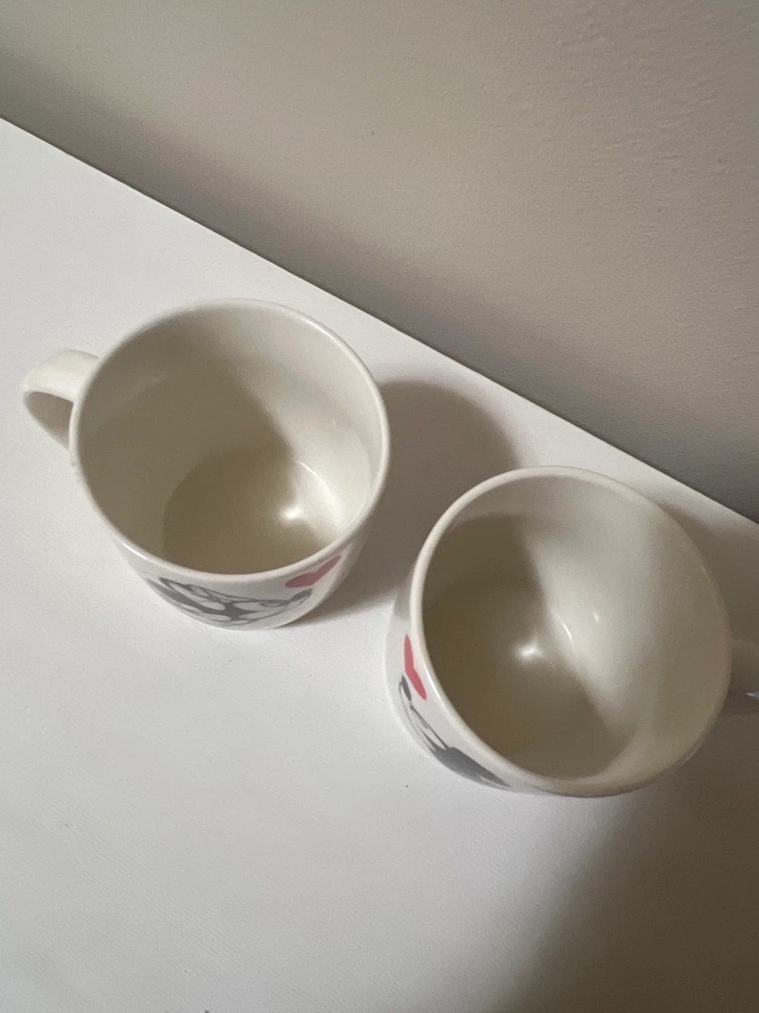 Pair of Disney Mickey & Minnie Mouse Mugs with Hearts - photo 2