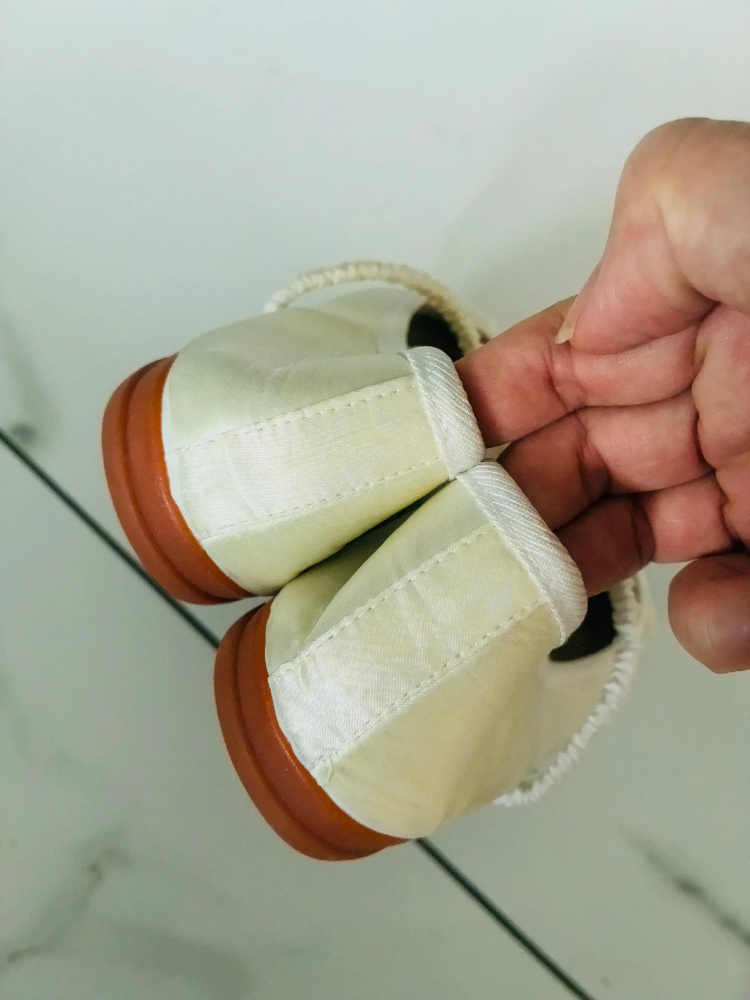White Embroidered Children's Flats Size 34 - photo 3
