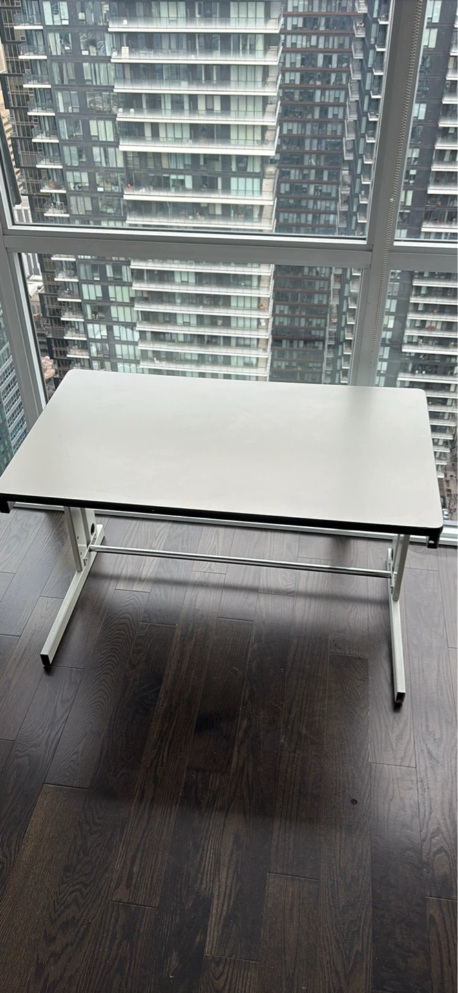 White Metal Desk - photo 2