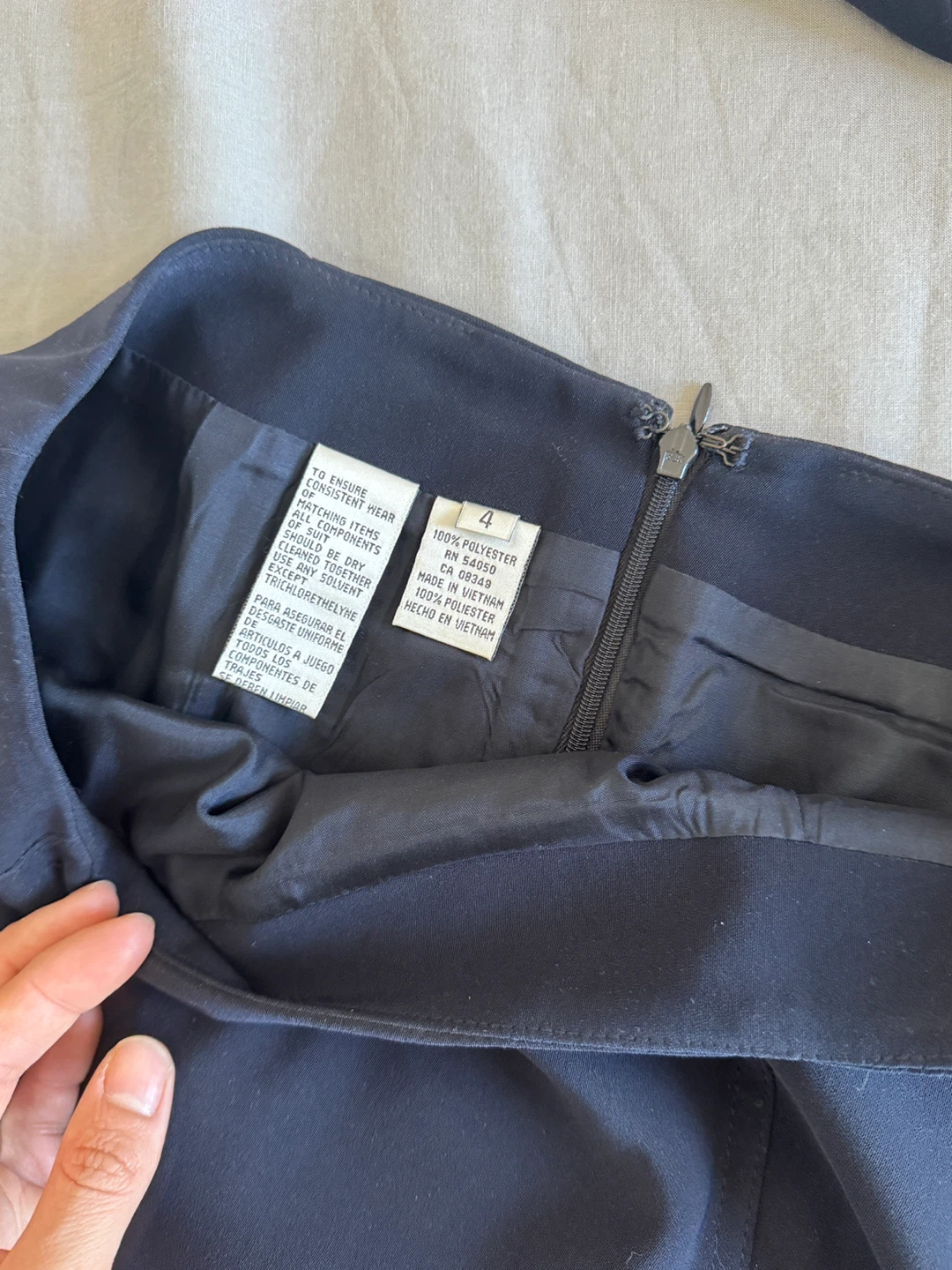 Jones New York Suit Navy Blue Skirt and Blazer - Size 4 - photo 4