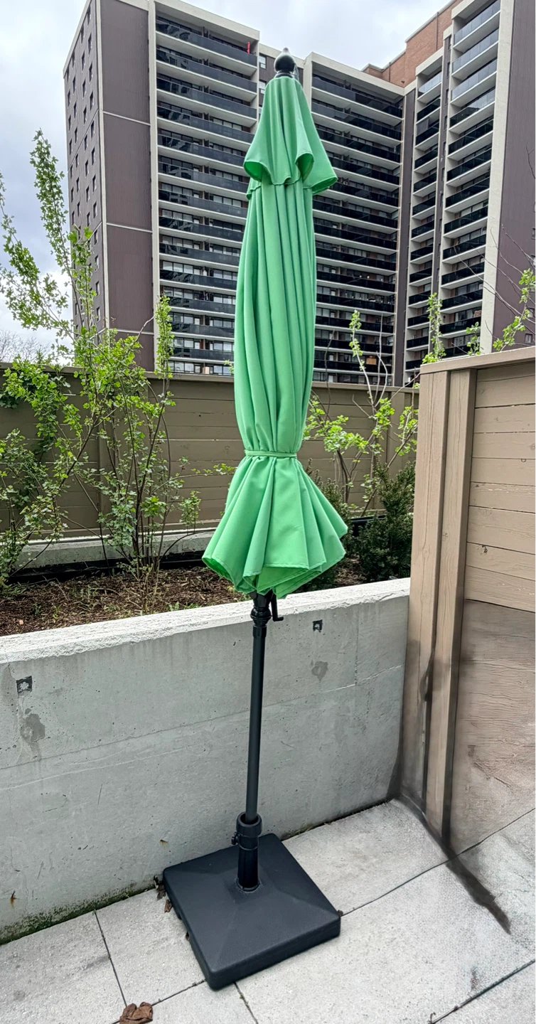 Green Patio Umbrella with Base Hudson Bay