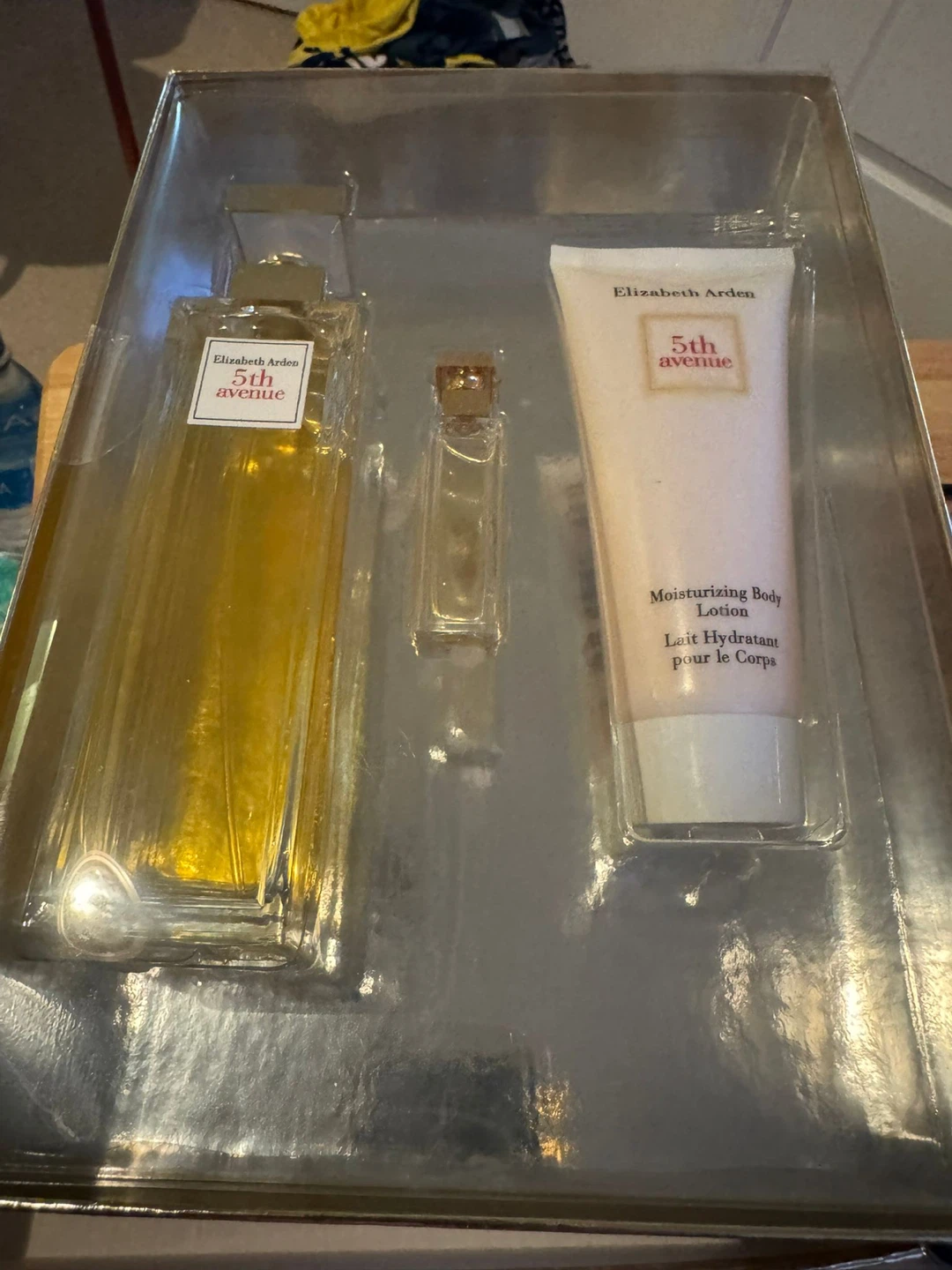 Elizabeth Arden 5th Avenue Perfume and Body Lotion Set