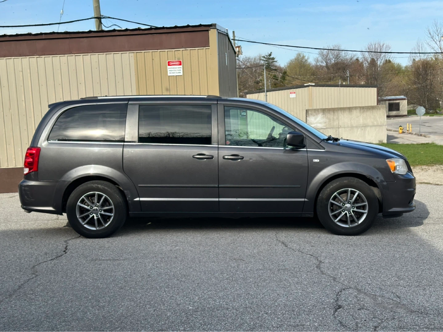 Dodge Grand Caravan - photo 2