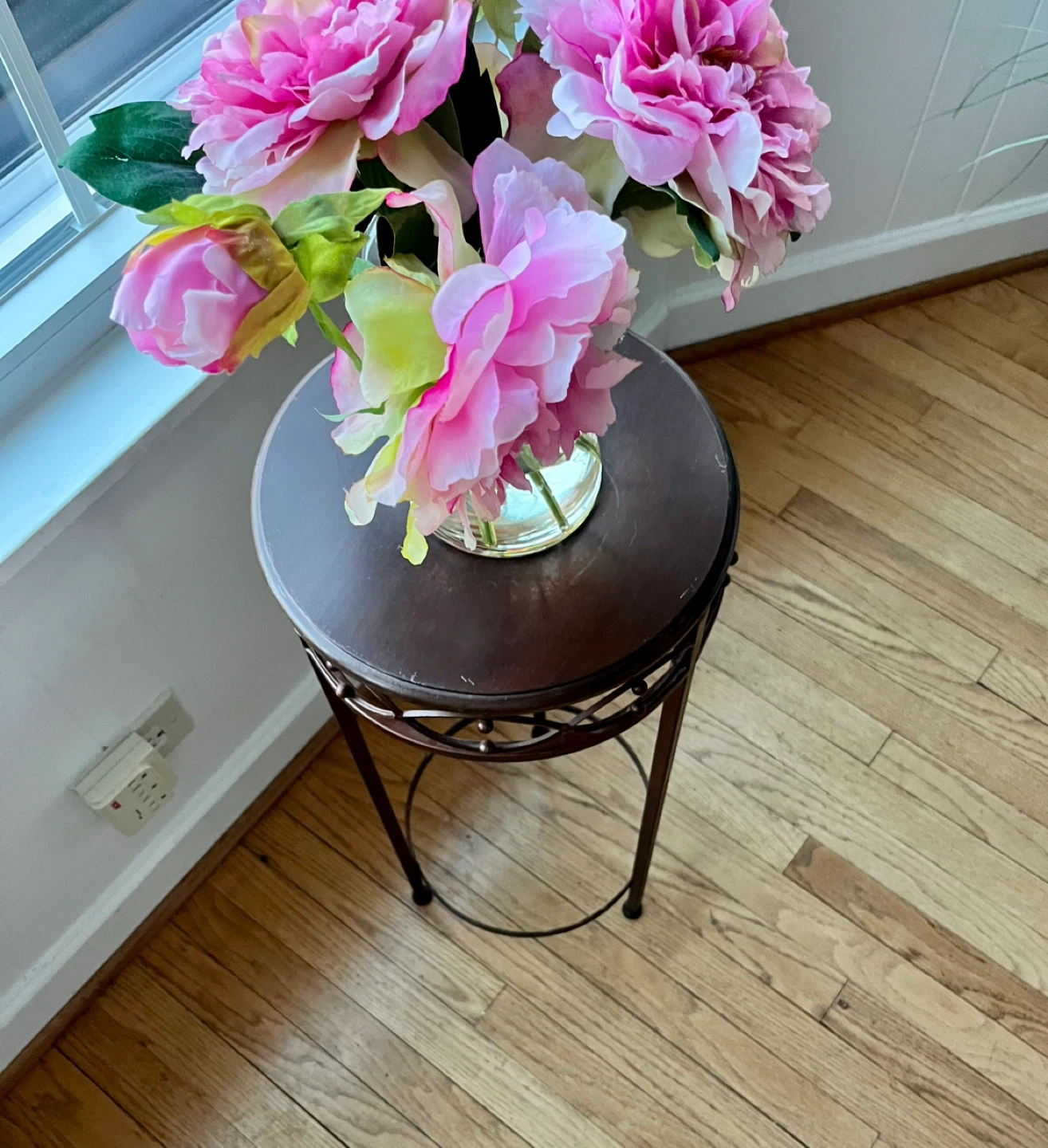 METAL TALL FLOWER/PLANT STAND - photo 2