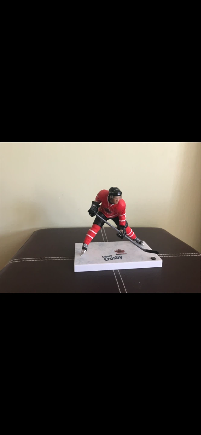 Sidney Crosby Hockey Figurine