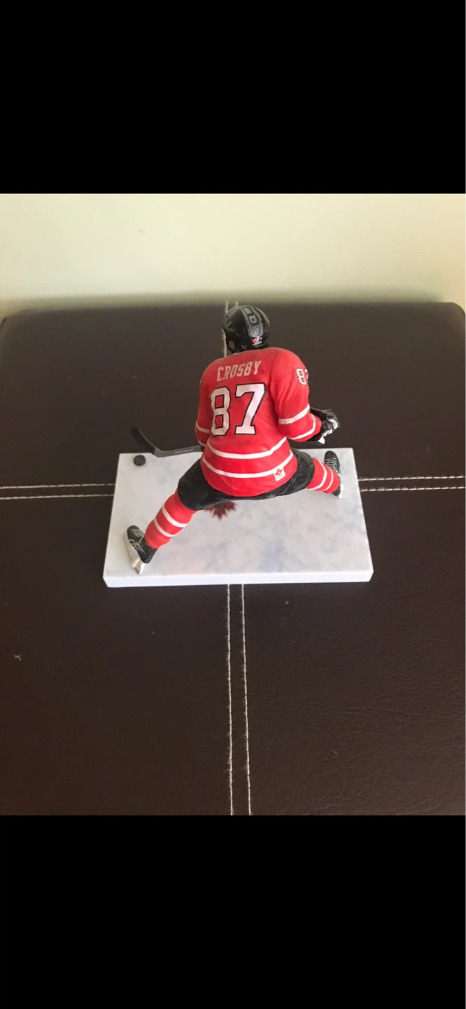 Sidney Crosby Hockey Figurine - photo 2