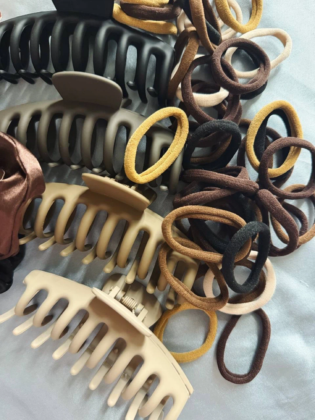 Hair Accessories Set – Scrunchies, Claw Clips & Elastics(60 pcs) - photo 4
