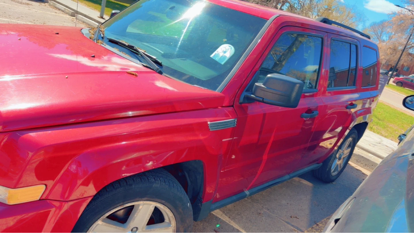Red Jeep Patriot - photo 3