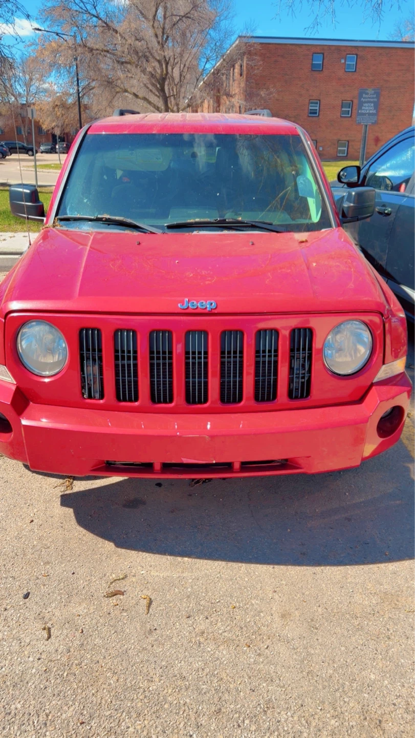 Red Jeep Patriot - photo 4