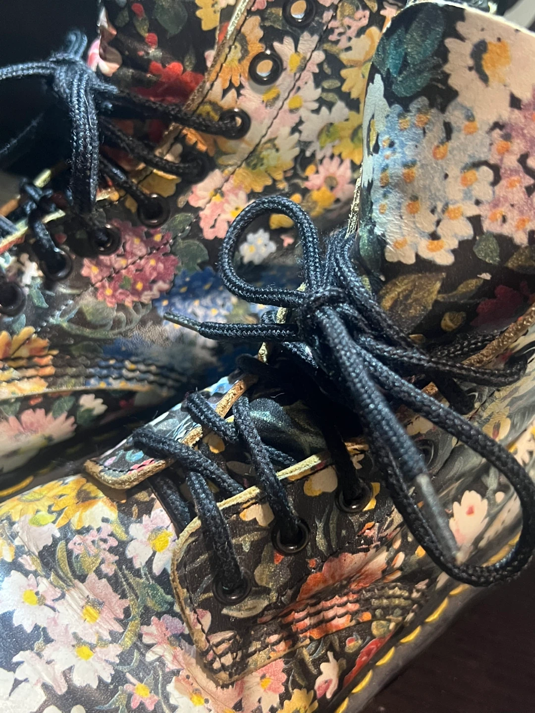 Dr. Martens Vintage Flower Combat Boots - Women’s Size 8 - photo 2