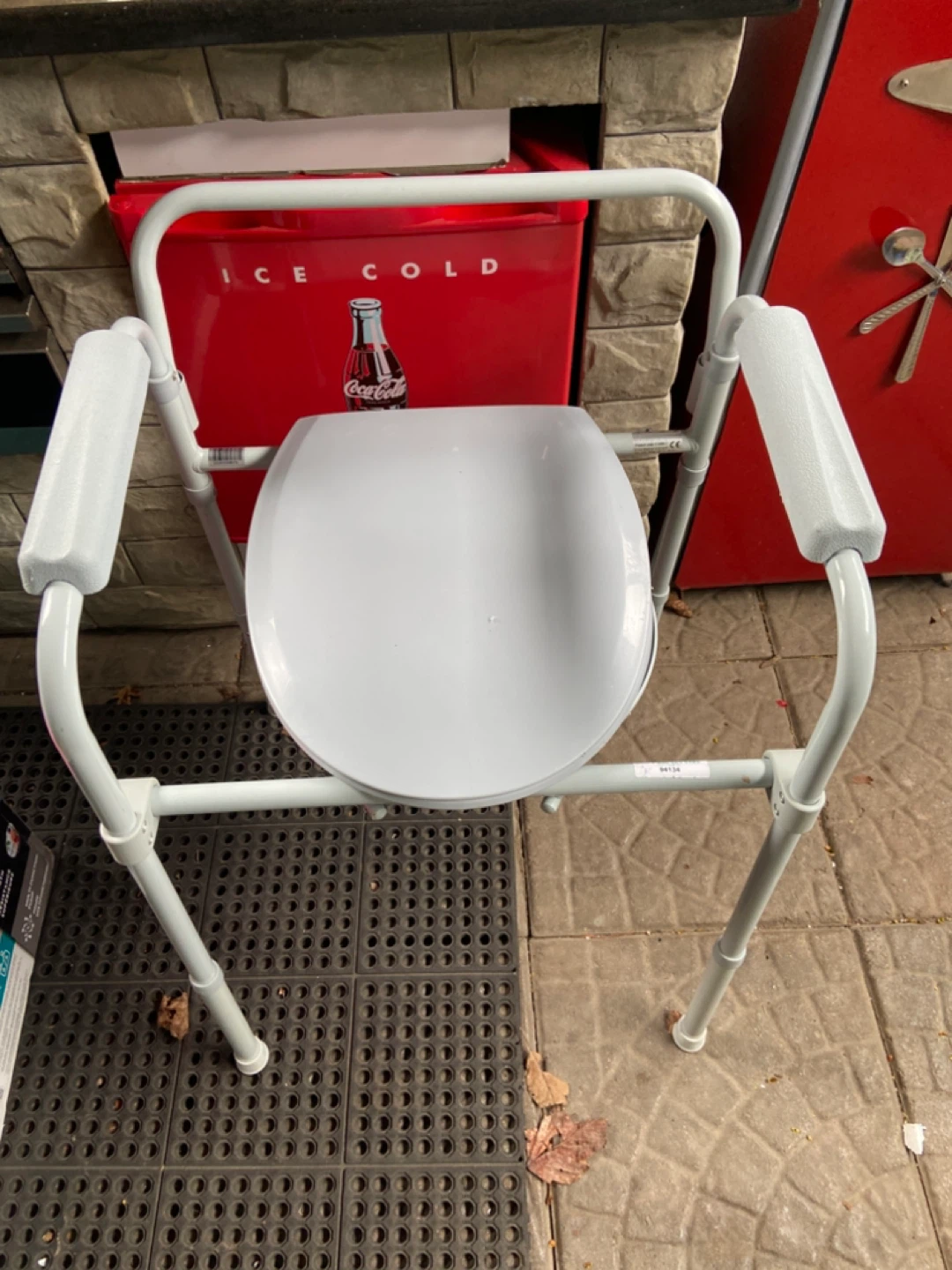 New condition commode