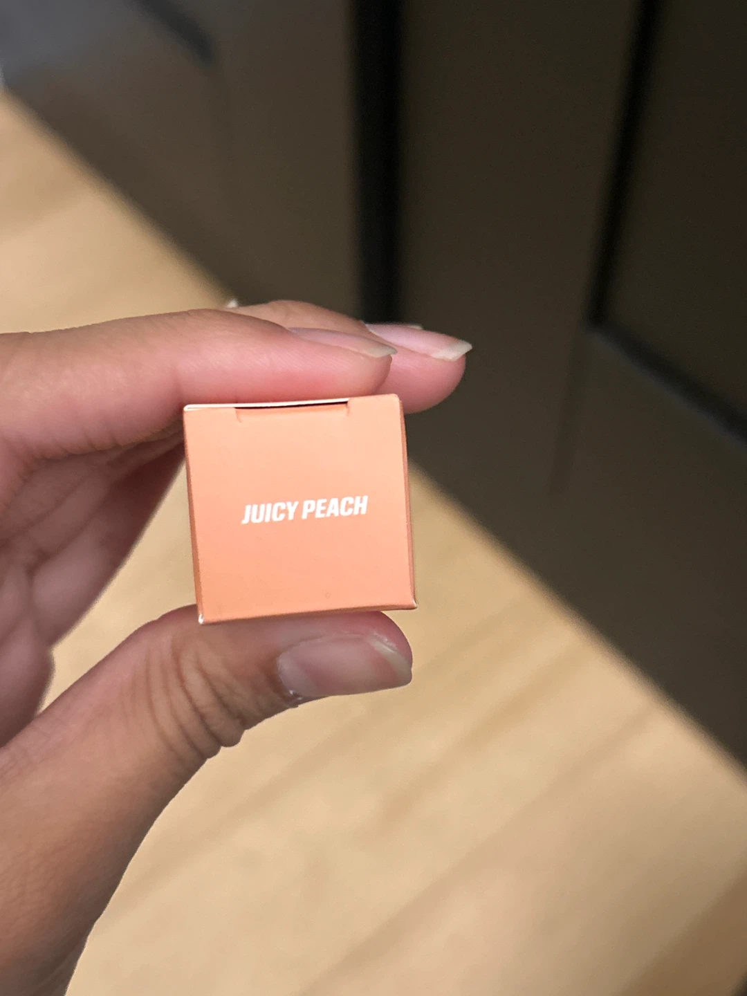 Huda Beauty Faux Filler Lip Oil - Juicy Peach - photo 2