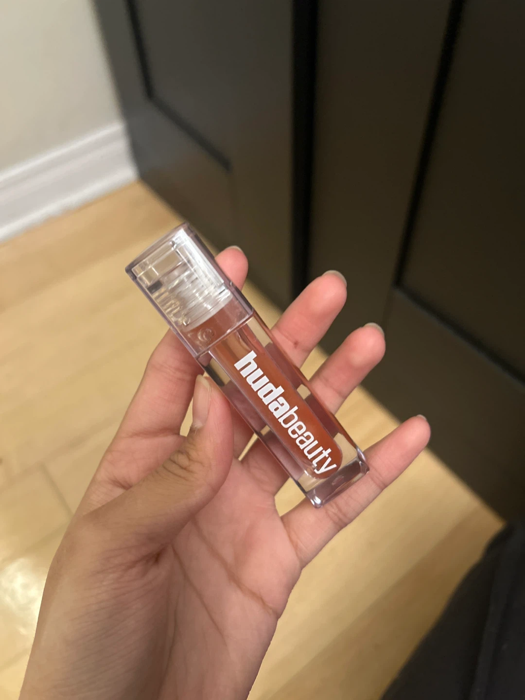 Huda Beauty Faux Filler Lip Oil - Juicy Peach - photo 4