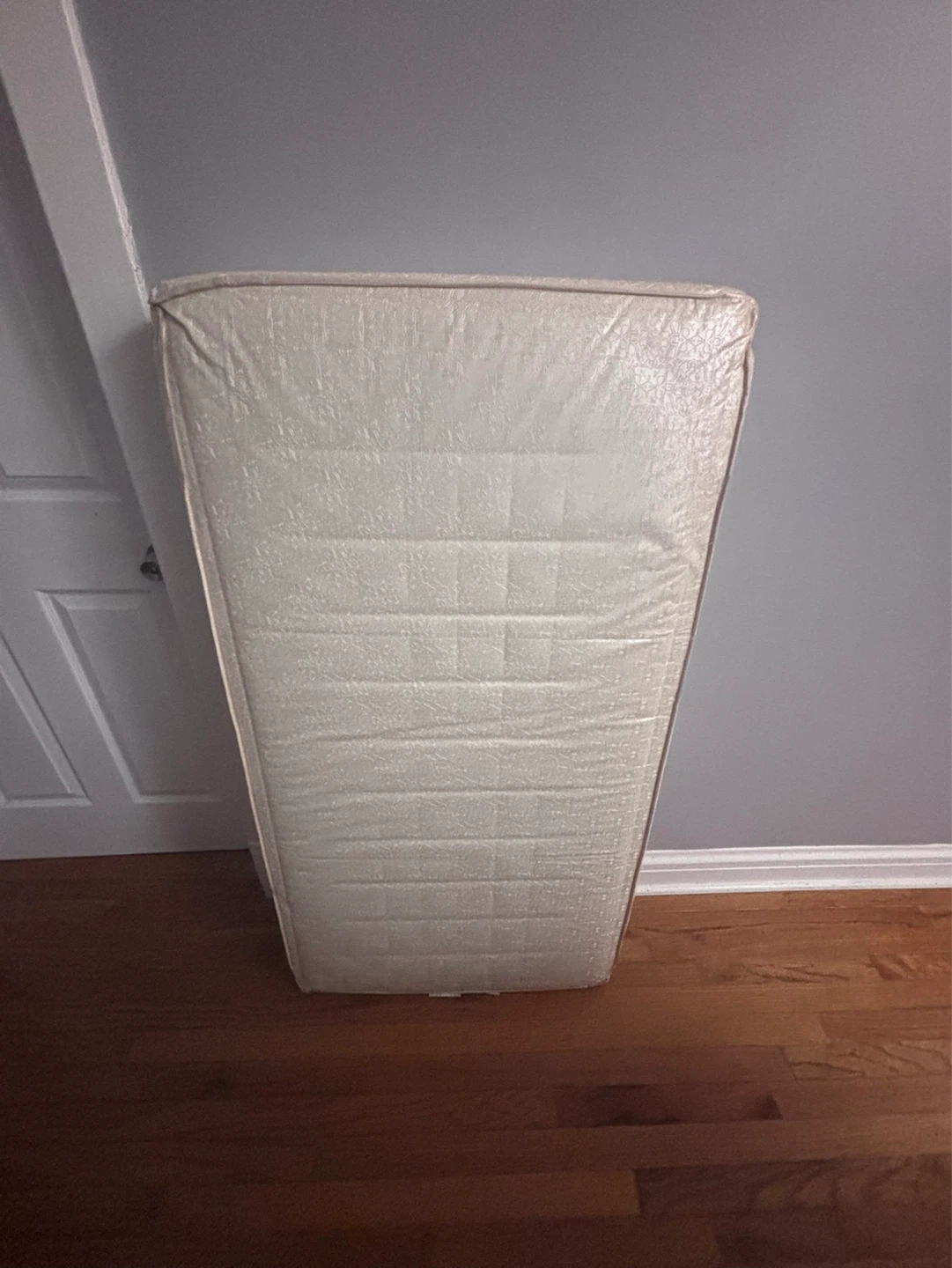 Convertible Crib with Mattress - photo 3