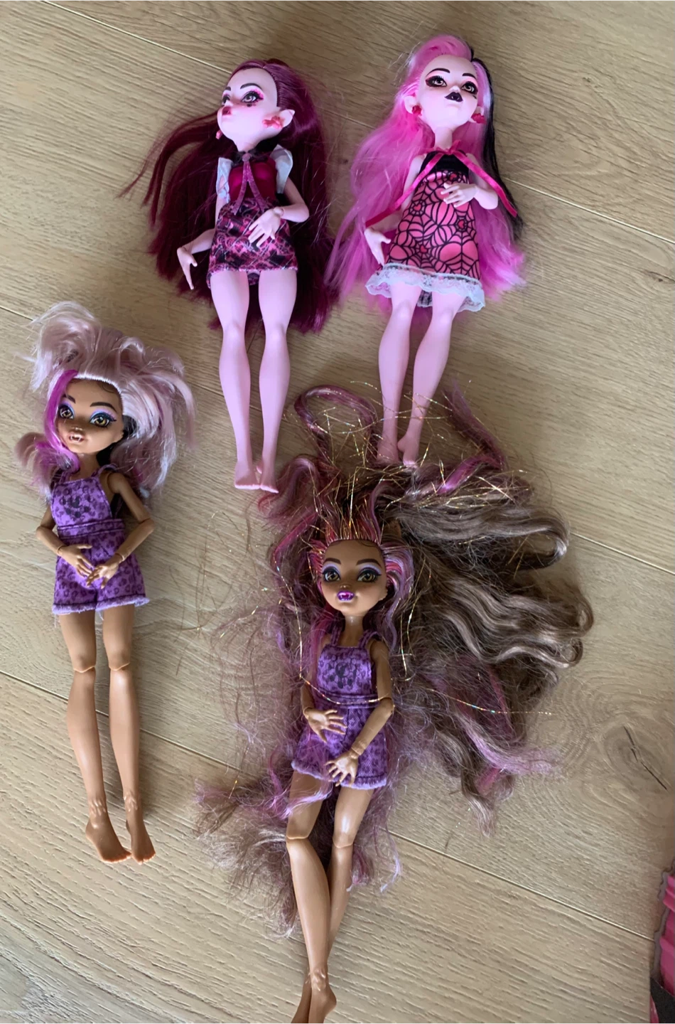 Monster High Dolls Lot