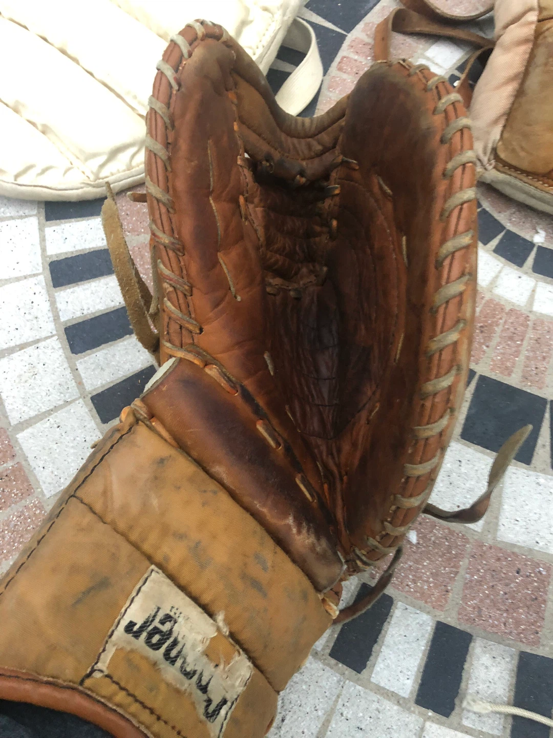 Antique Cooper GM9 Hockey Goalie Leg Pads - photo 2