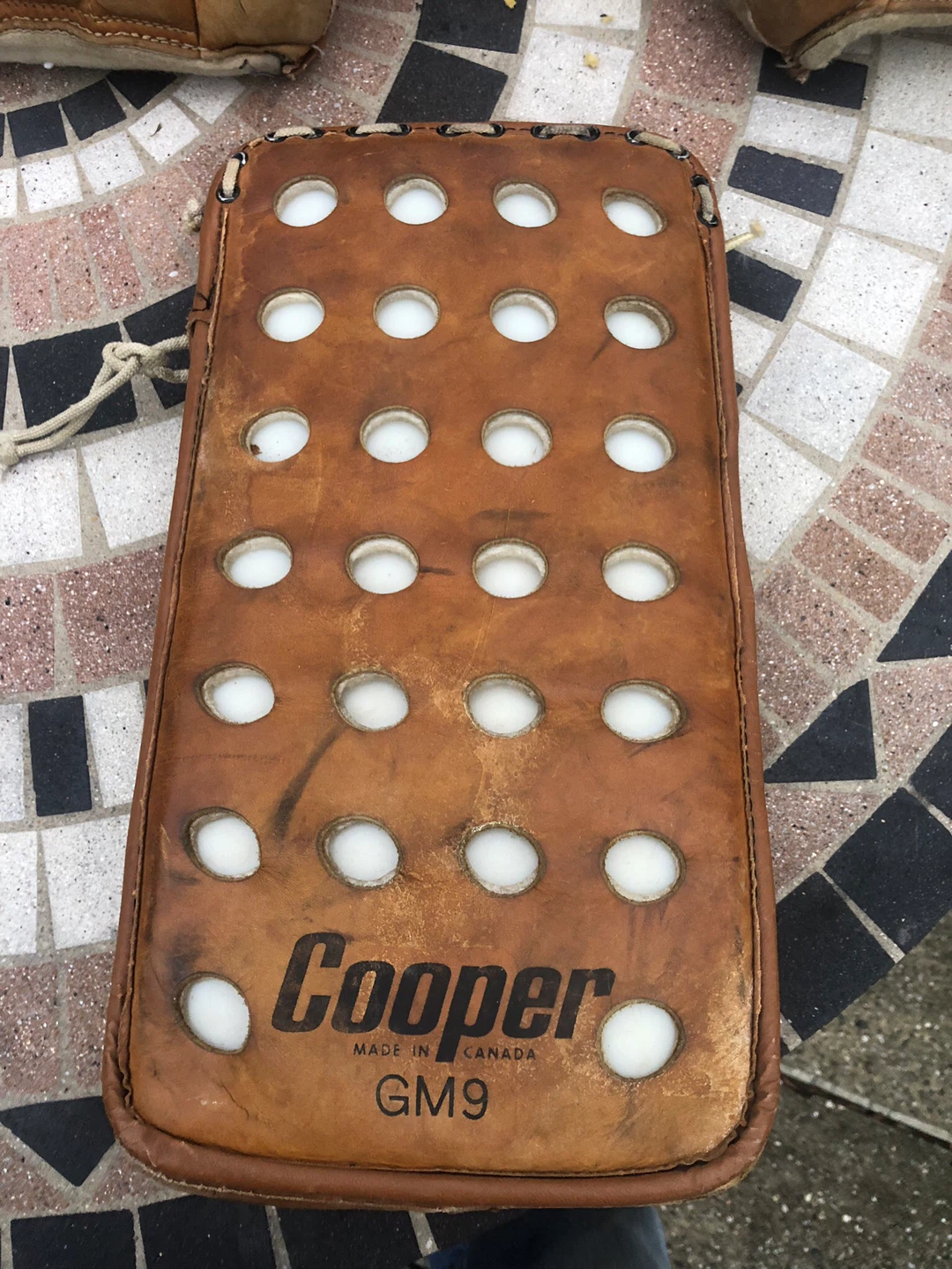 Antique Cooper GM9 Hockey Goalie Leg Pads - photo 4