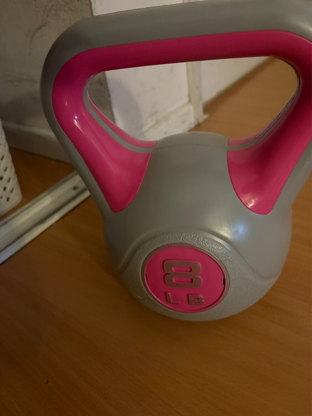 8 LB Kettlebell - Grey/Pink