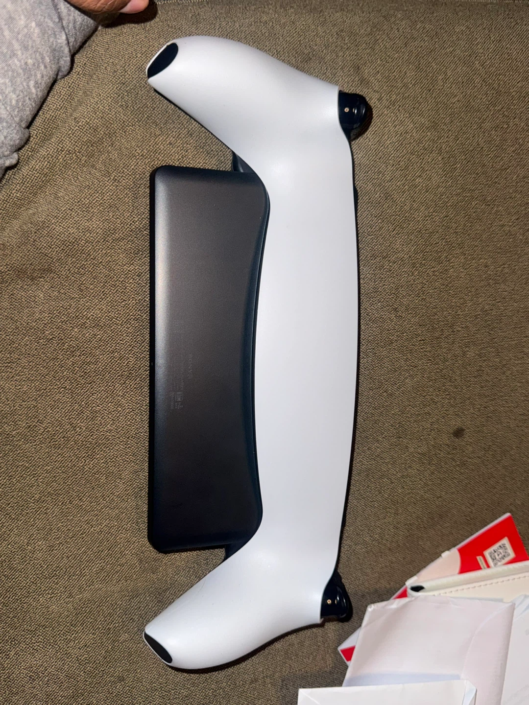 PlayStation portal white with case - photo 4