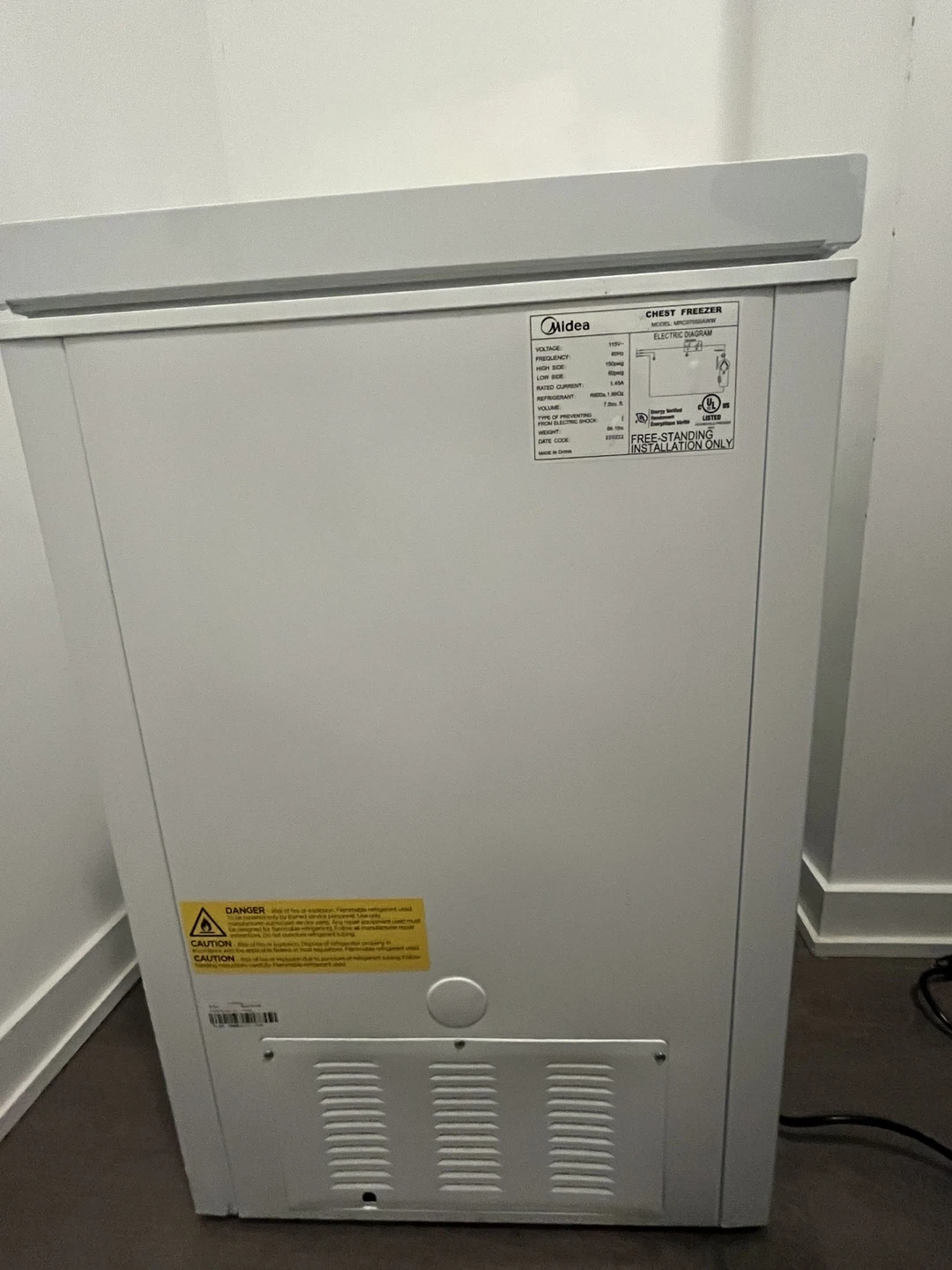 Midea MRC070S0AWW Chest Freezer, 7.0 Cubic Feet, White - photo 3