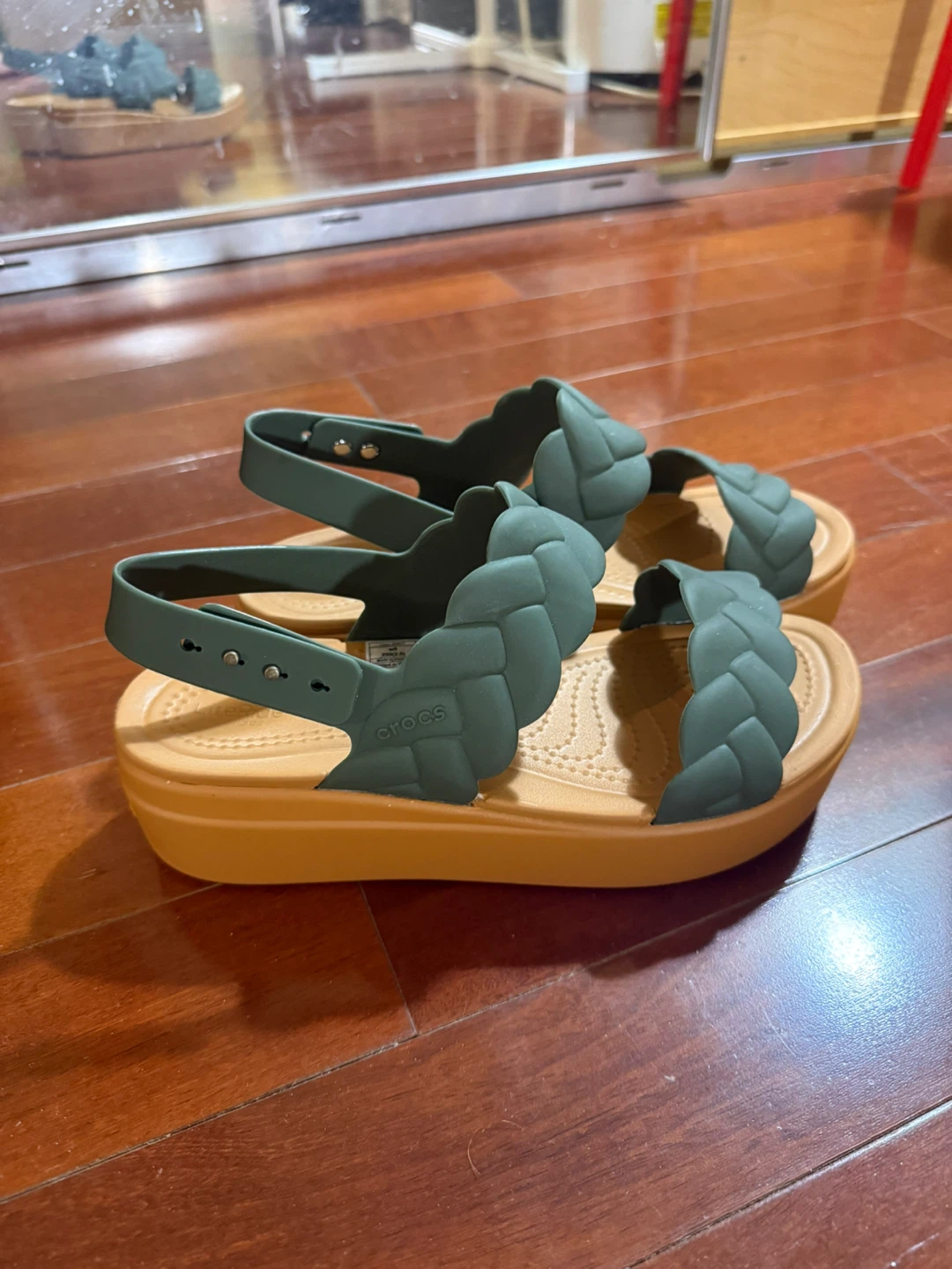Crocs Women's Size 8 Sandals - photo 2