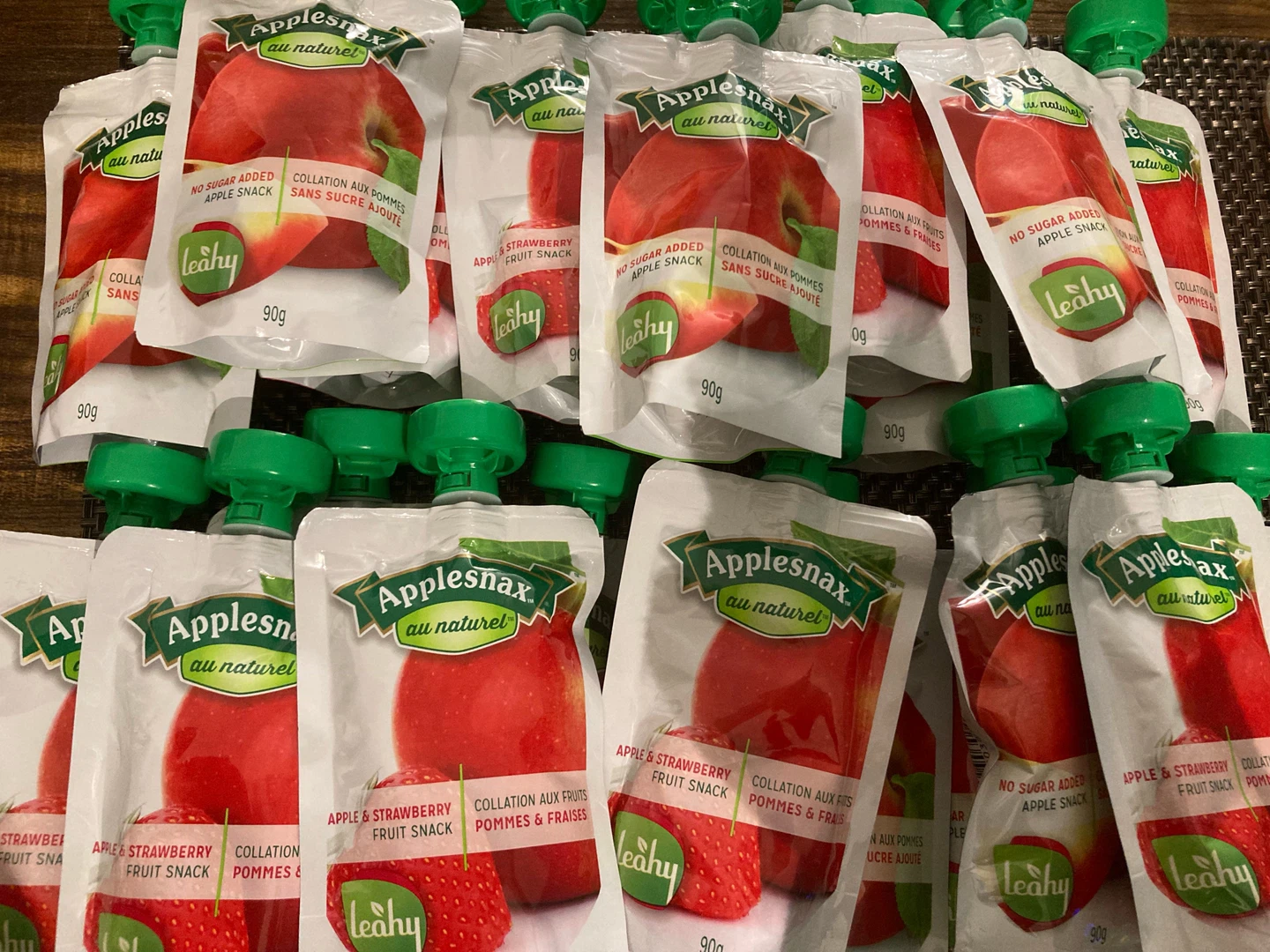 21 Applesnax Apple & Strawberry Fruit Snack Pouches (90g each)