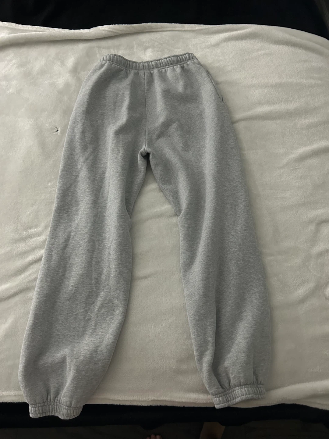 ARITZIA Sweatfleece Mega Fit Sweatpants - Light Grey, Size S - photo 3