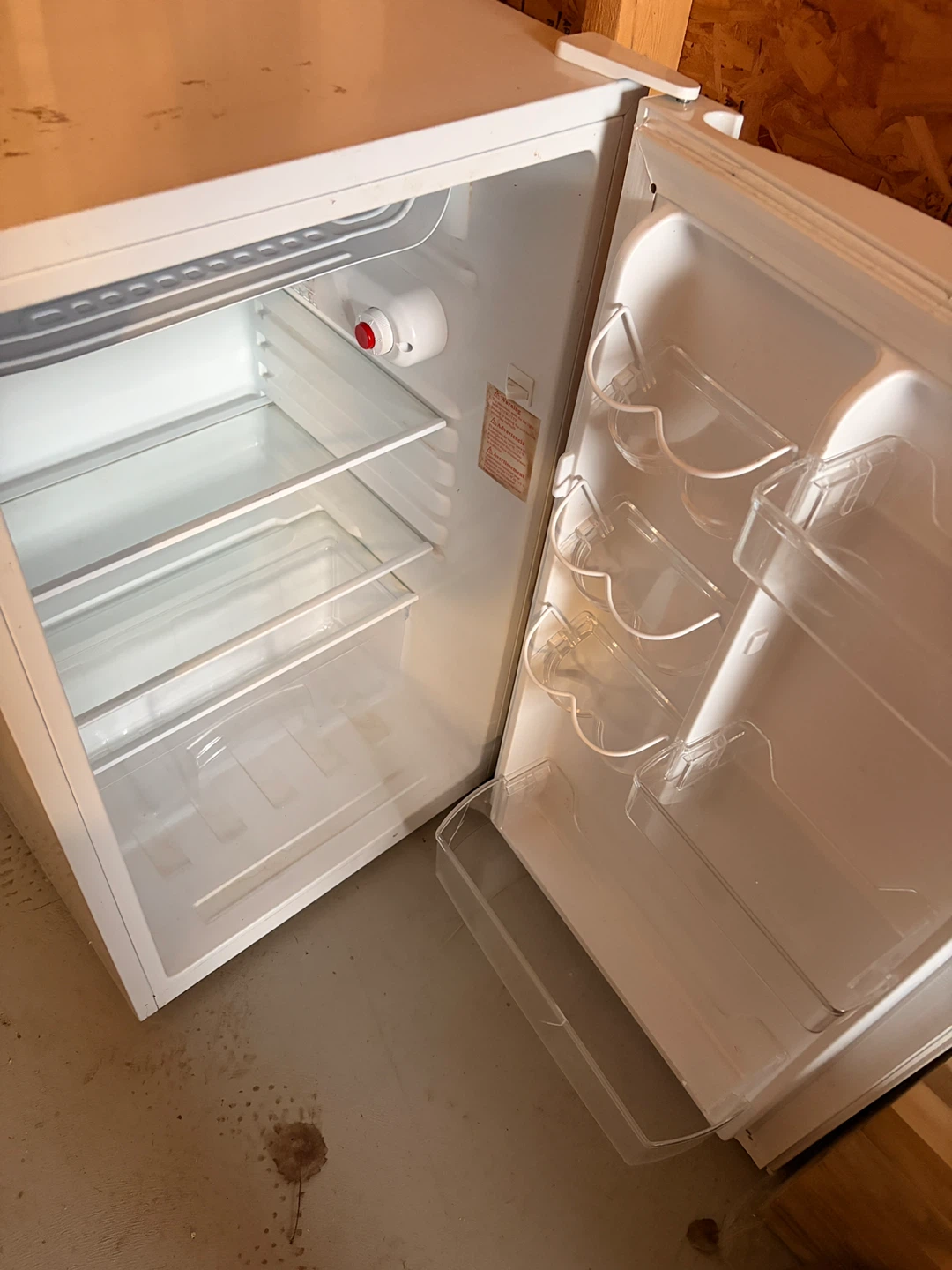 Magic Chef White Mini Fridge