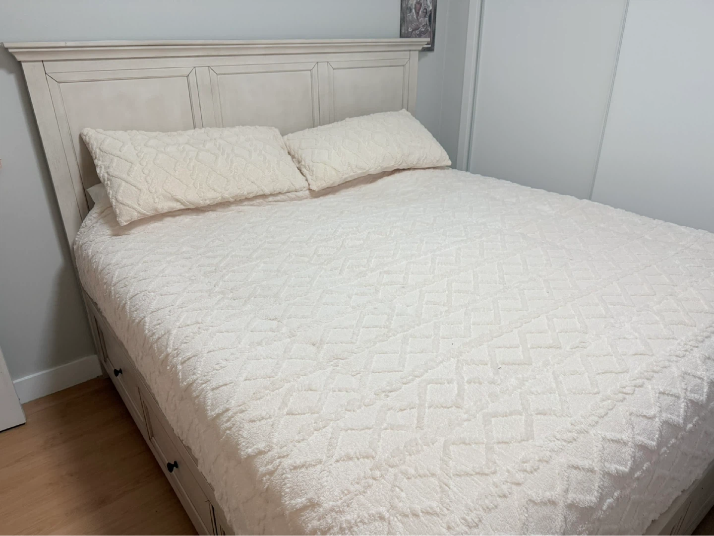 KING BED EUC Cream coloured dresser and bed frame with storage - photo 2