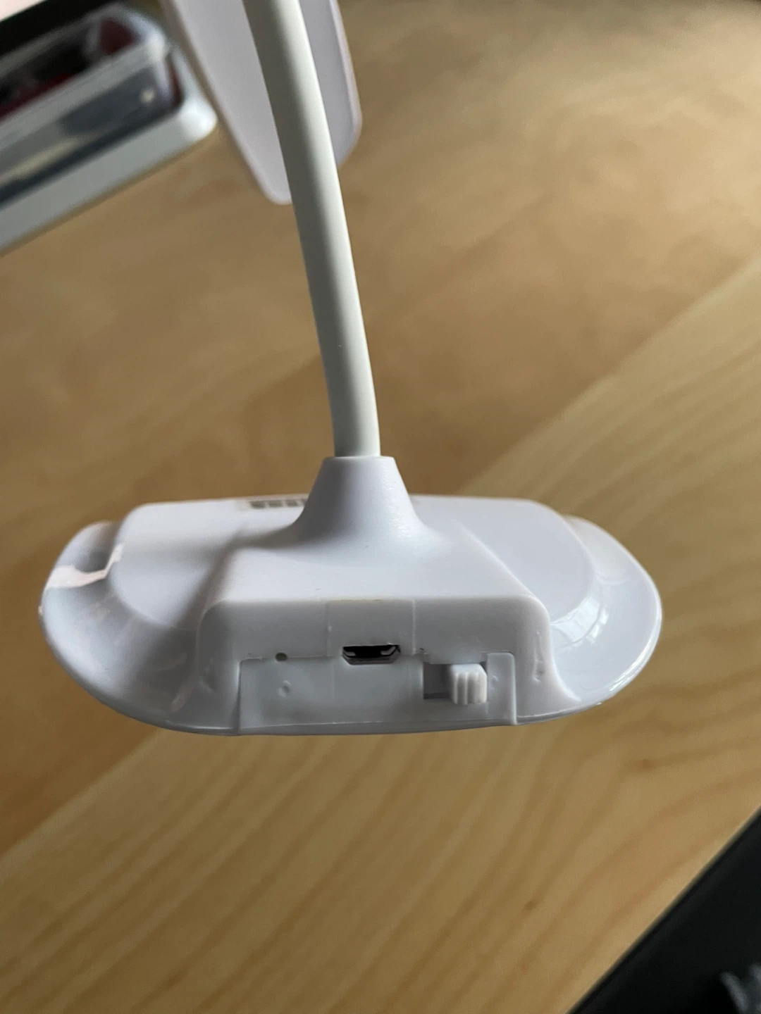 White LED Desk Lamp - photo 2