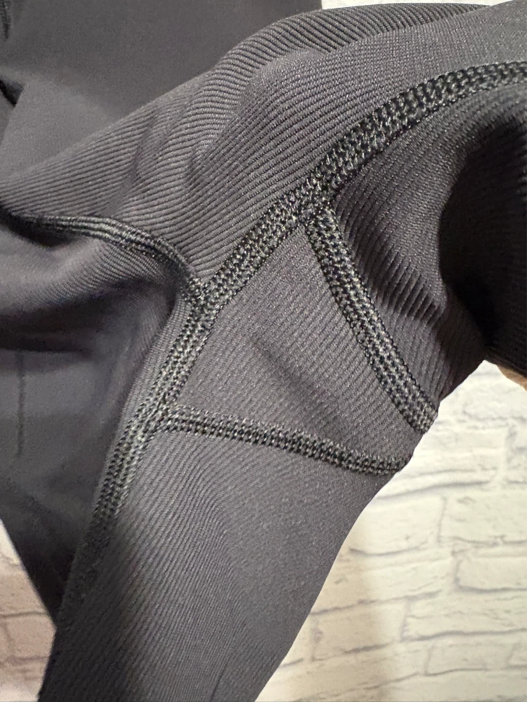 Lululemon Black Ribbed Contour Bodysuit Size 6 - photo 3