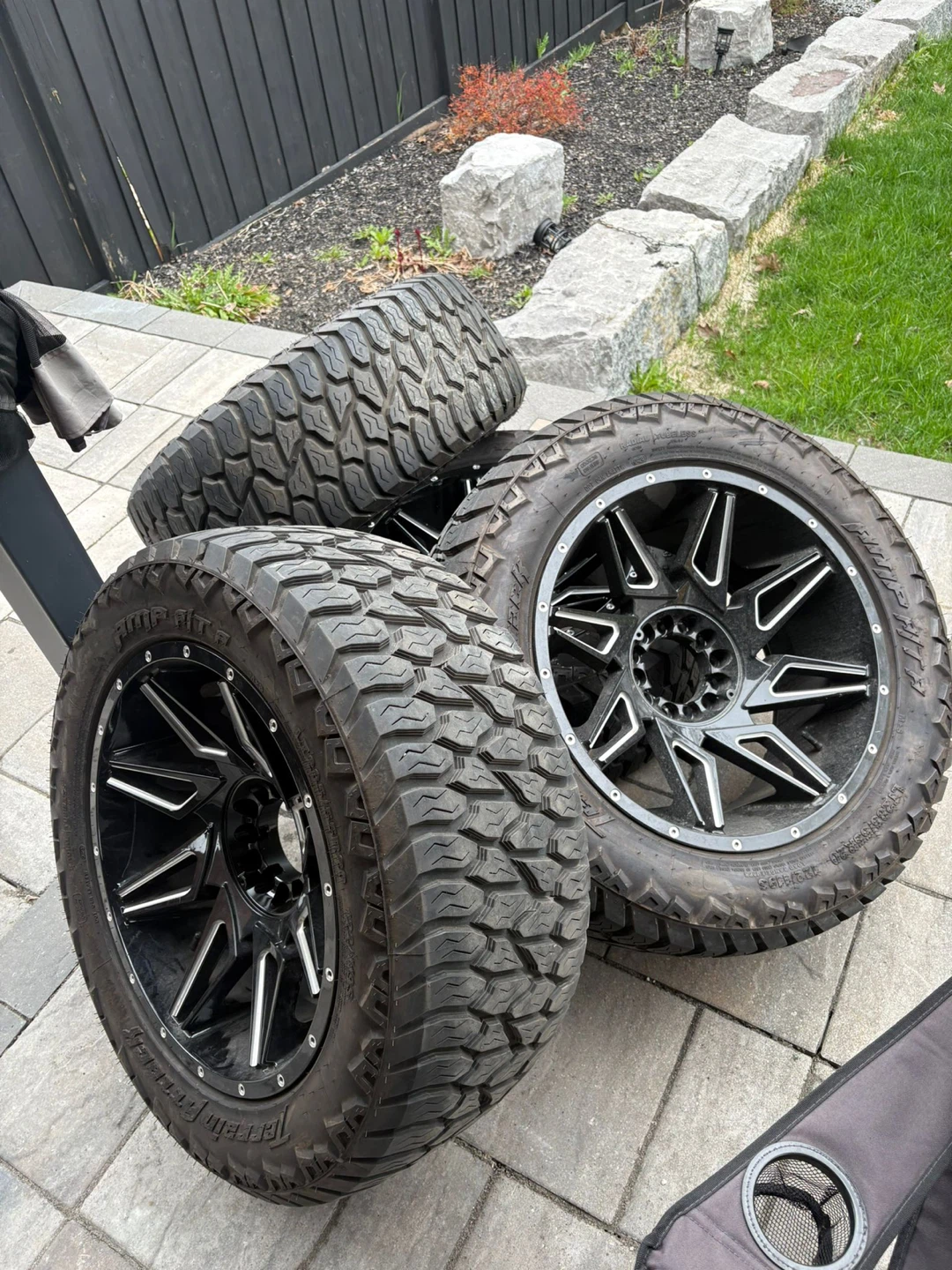 Set of 4 Off-Road Gripper M/T Tires on 20" Wheels - photo 2