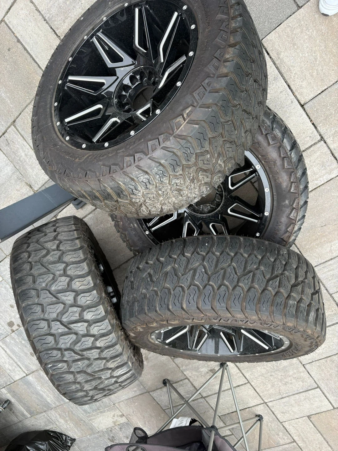 Set of 4 Off-Road Gripper M/T Tires on 20" Wheels - photo 3