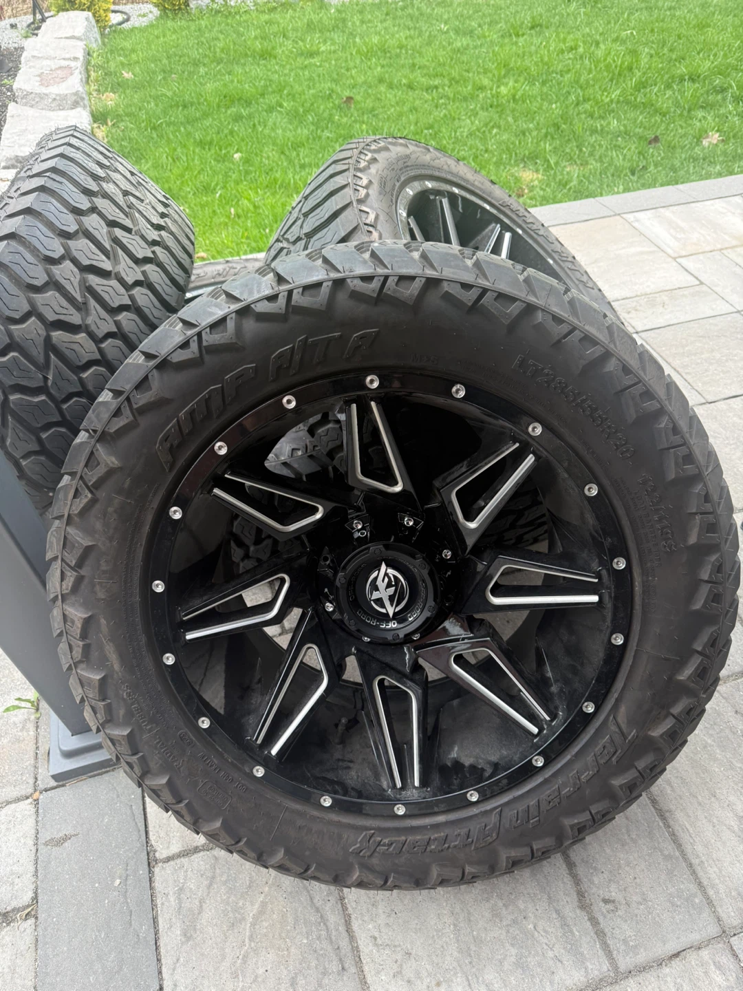 Set of 4 Off-Road Gripper M/T Tires on 20" Wheels