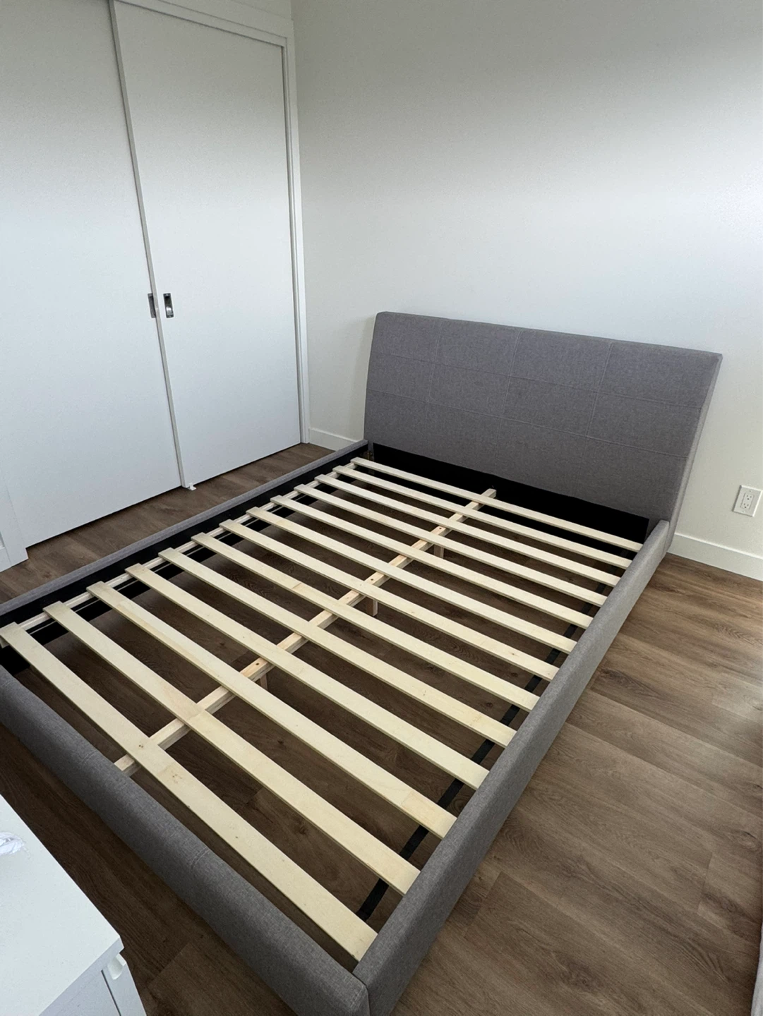 Queen Gray Upholstered Bed Frame - photo 4