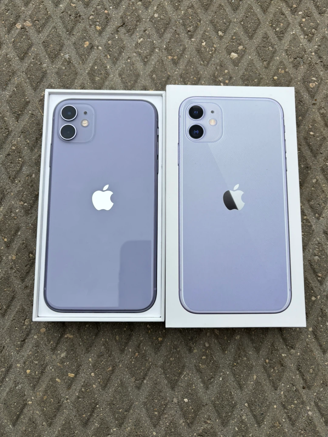 Apple iPhone 11 - 128GB Unlocked Purple - photo 2